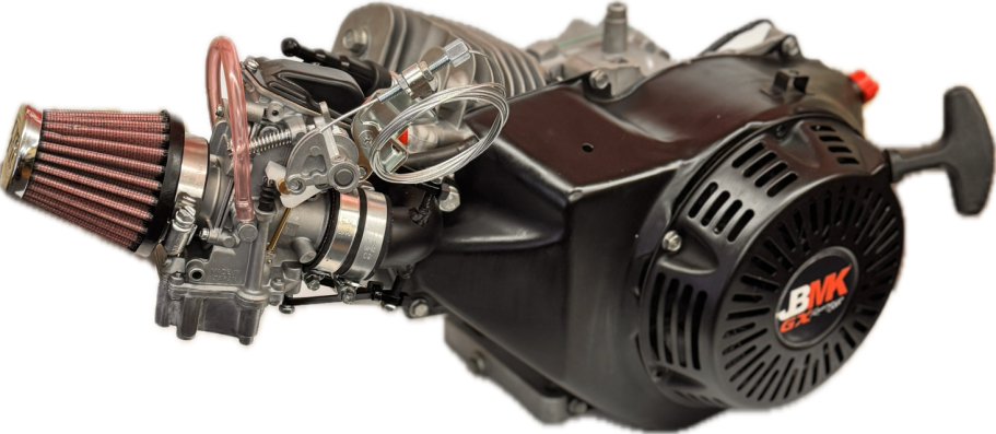 VT390-26 Racing-Motor mit Mikuni-Vergaser und Sportluftfilter JBMK VT390-26 Kartmotor auf Basis Honda GX390, mit Mikuni-Flachschieber-Vergaser, Kegelluftfilter und Reversierstarter, Frontalansicht